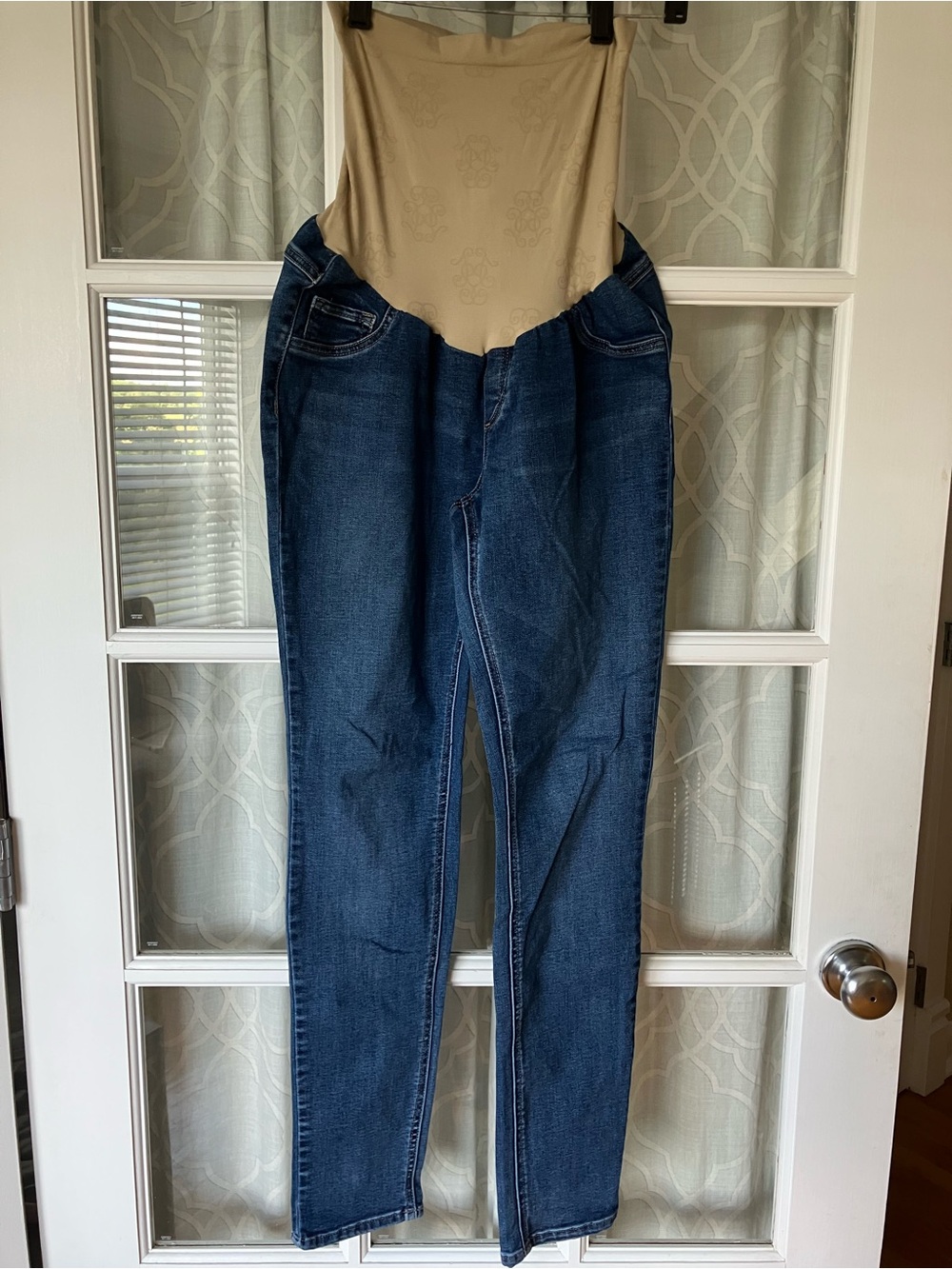 Jessica Simpson size L maternity jeans w/
Over-the-belly stocking style top